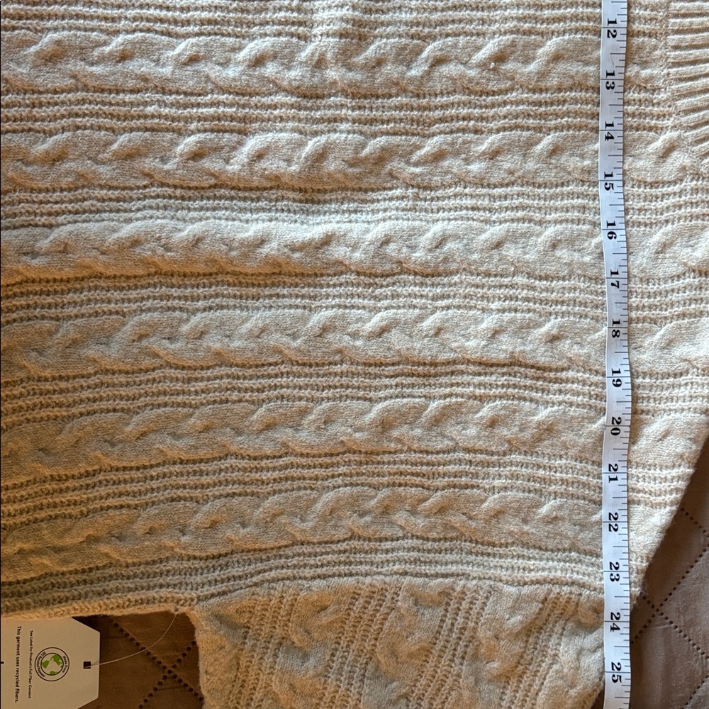 Time and Tru Elegant Cream Cable Knit Sweater Oversized. NWT size L - Picture 5 of 8